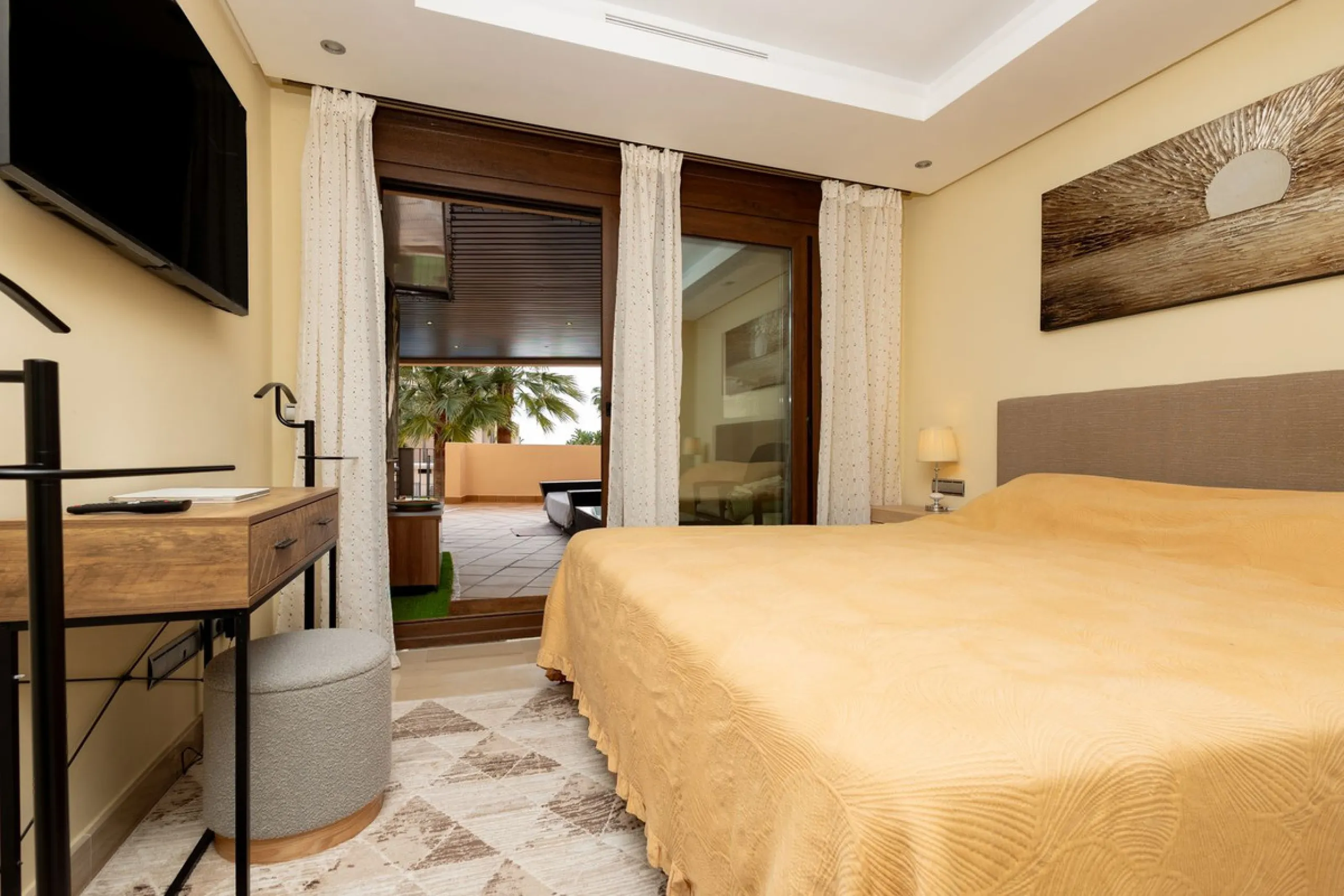 Ground Floor Apartment, New Golden Mile, Costa del Sol.