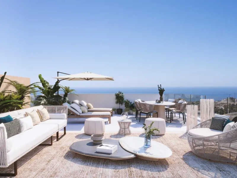 Exclusive private urbanisation, with a privileged location in Benalmádena. Due to its elevated location on the slope of the land, each and every one of the 2 and 3 bedroom properties, and 2 townhouses, enjoy incredible views of the sea and the coast. Unde