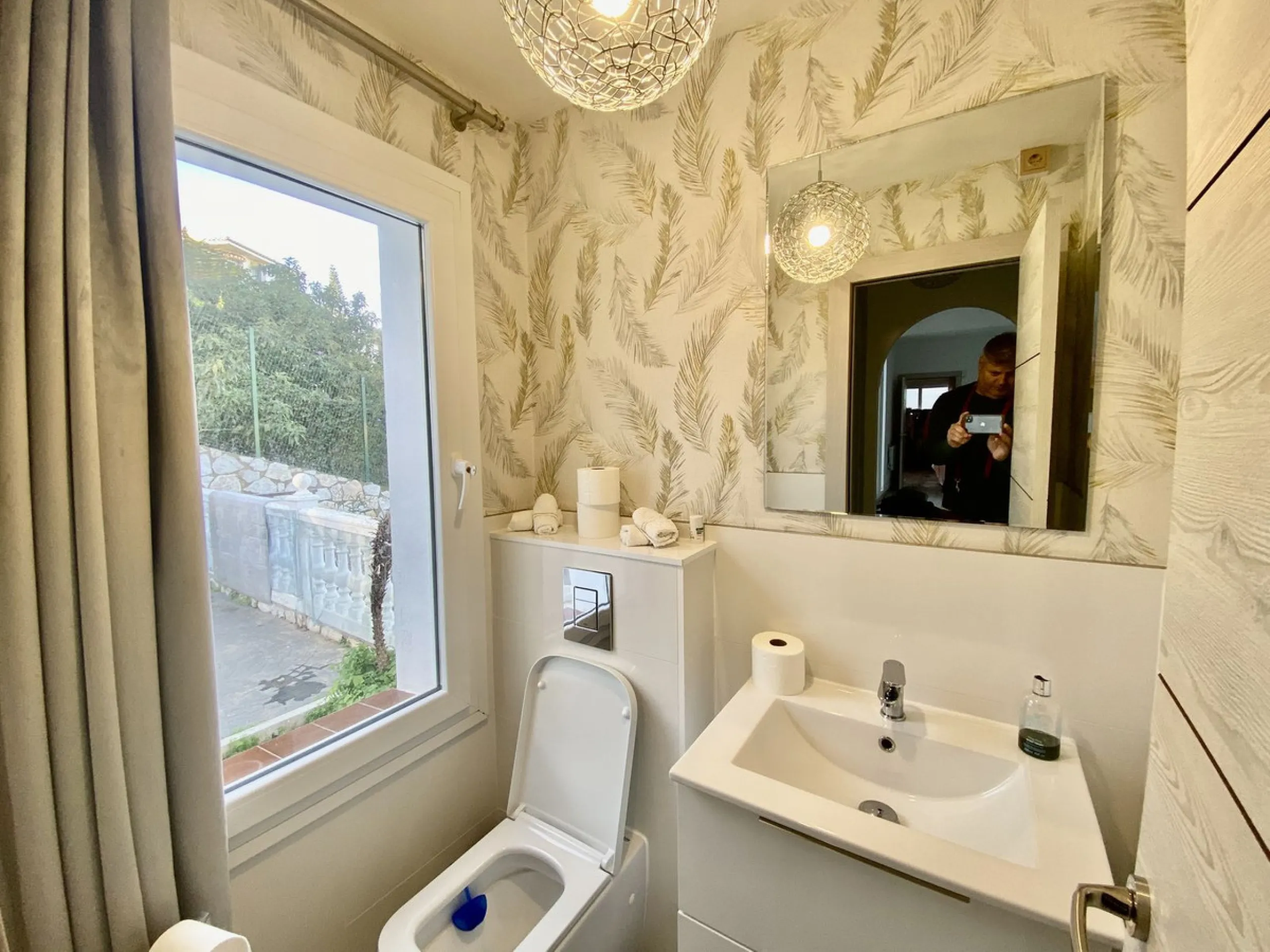 House - Detached Villa в продаже в Mijas, Málaga. В доме 5 спален и 4 ванных комнат. Площадь дома 364 м². Площадь участка 1299 м²