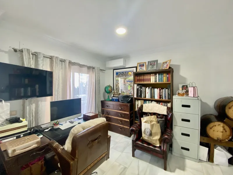 House - Detached Villa в продаже в Mijas, Málaga. В доме 5 спален и 4 ванных комнат. Площадь дома 364 м². Площадь участка 1299 м²