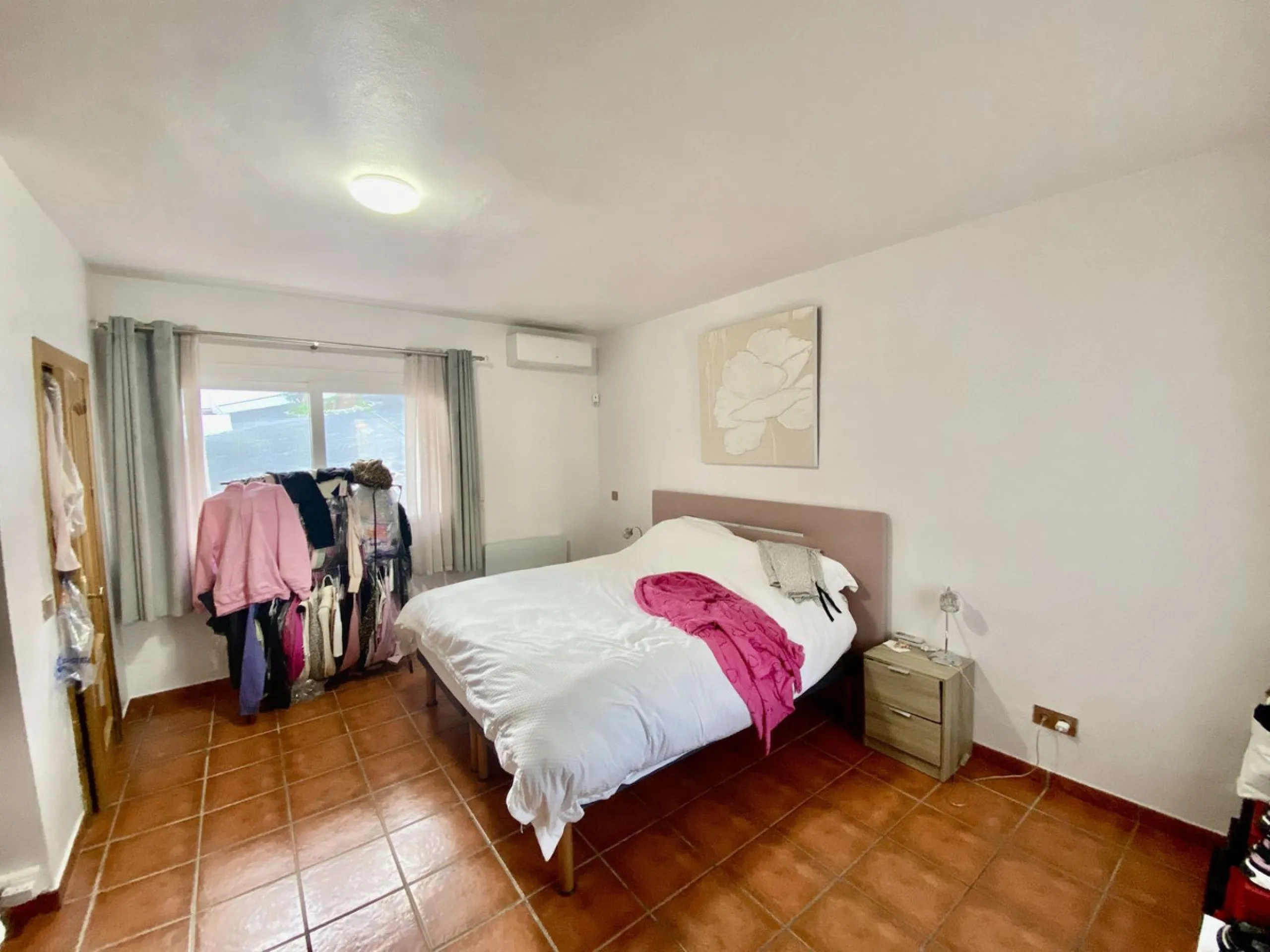 House - Detached Villa в продаже в Mijas, Málaga. В доме 5 спален и 4 ванных комнат. Площадь дома 364 м². Площадь участка 1299 м²