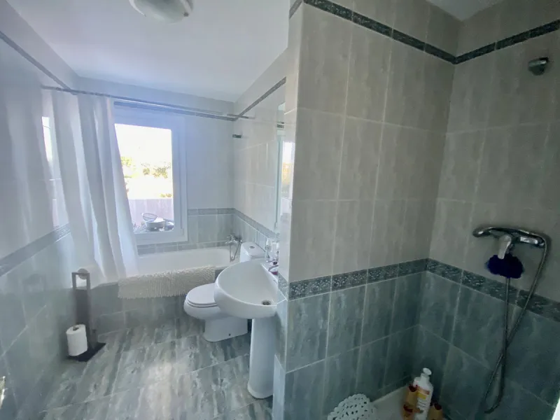 House - Detached Villa в продаже в Mijas, Málaga. В доме 5 спален и 4 ванных комнат. Площадь дома 364 м². Площадь участка 1299 м²