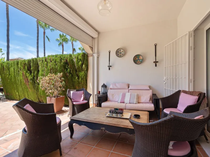 Superb spacious townhouse located in one of the most sought after urbanisations in Guadalmina Baja. Set in sumptuous landscaped gardens with a generous sized swimming pool. The property is on two storeys with a large storage in the basement and double gar