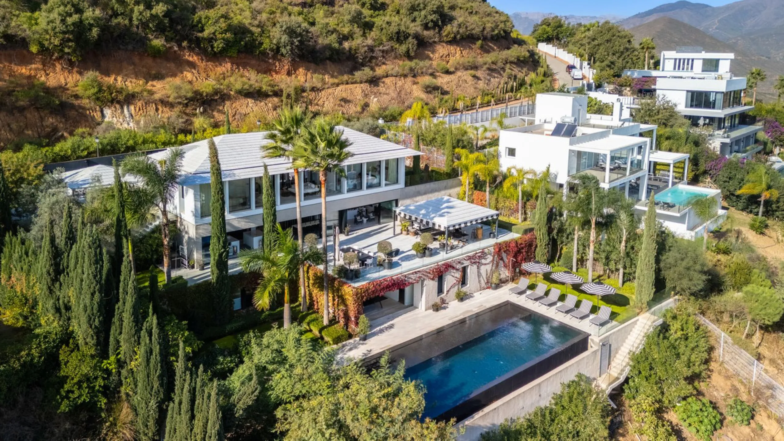 Unique villa set in breathtaking scenery.