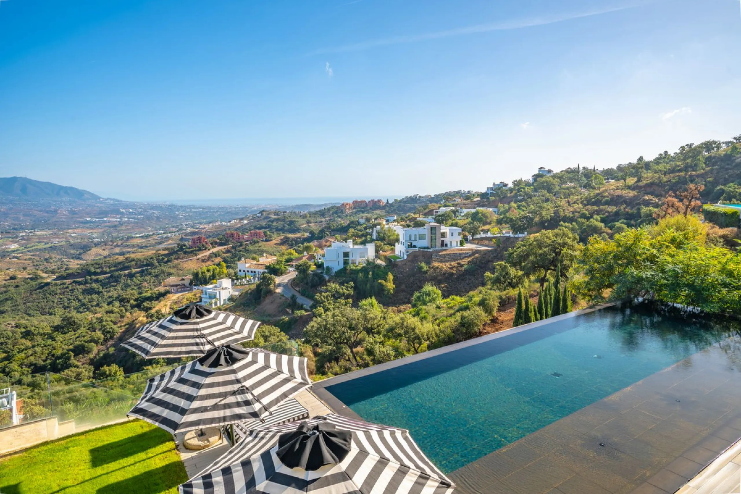 Unique villa set in breathtaking scenery.