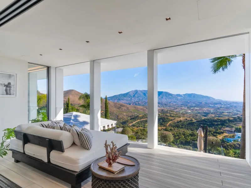 Unique villa set in breathtaking scenery.