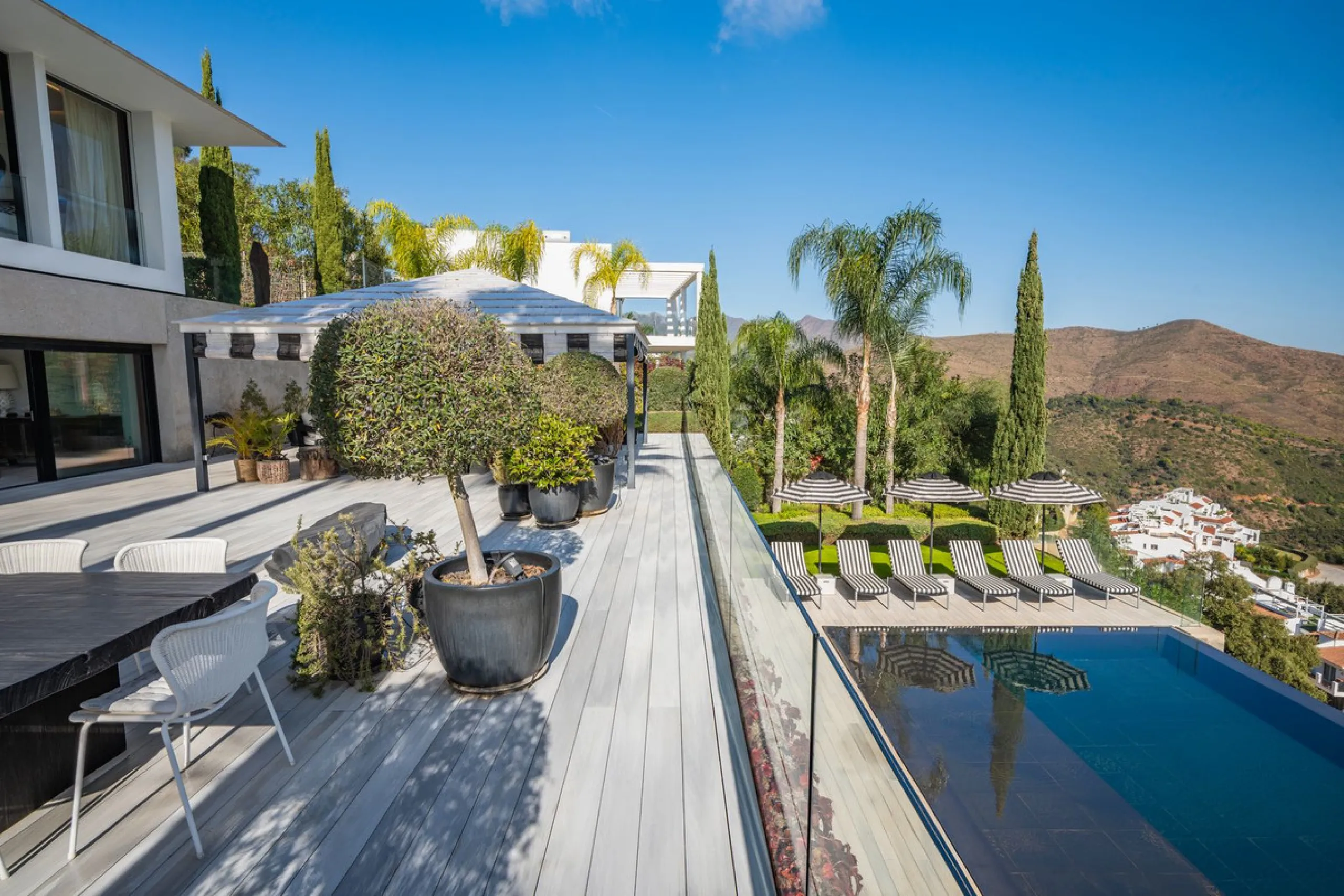 Unique villa set in breathtaking scenery.