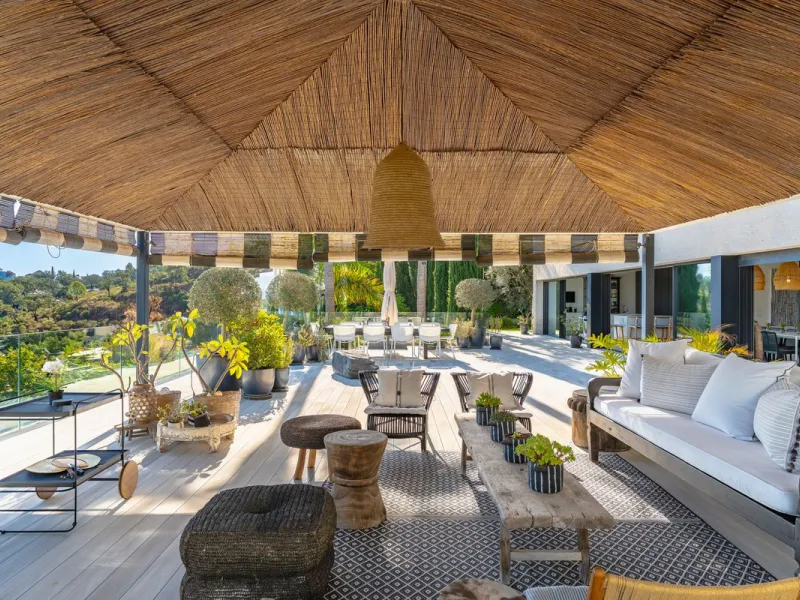 Unique villa set in breathtaking scenery.
