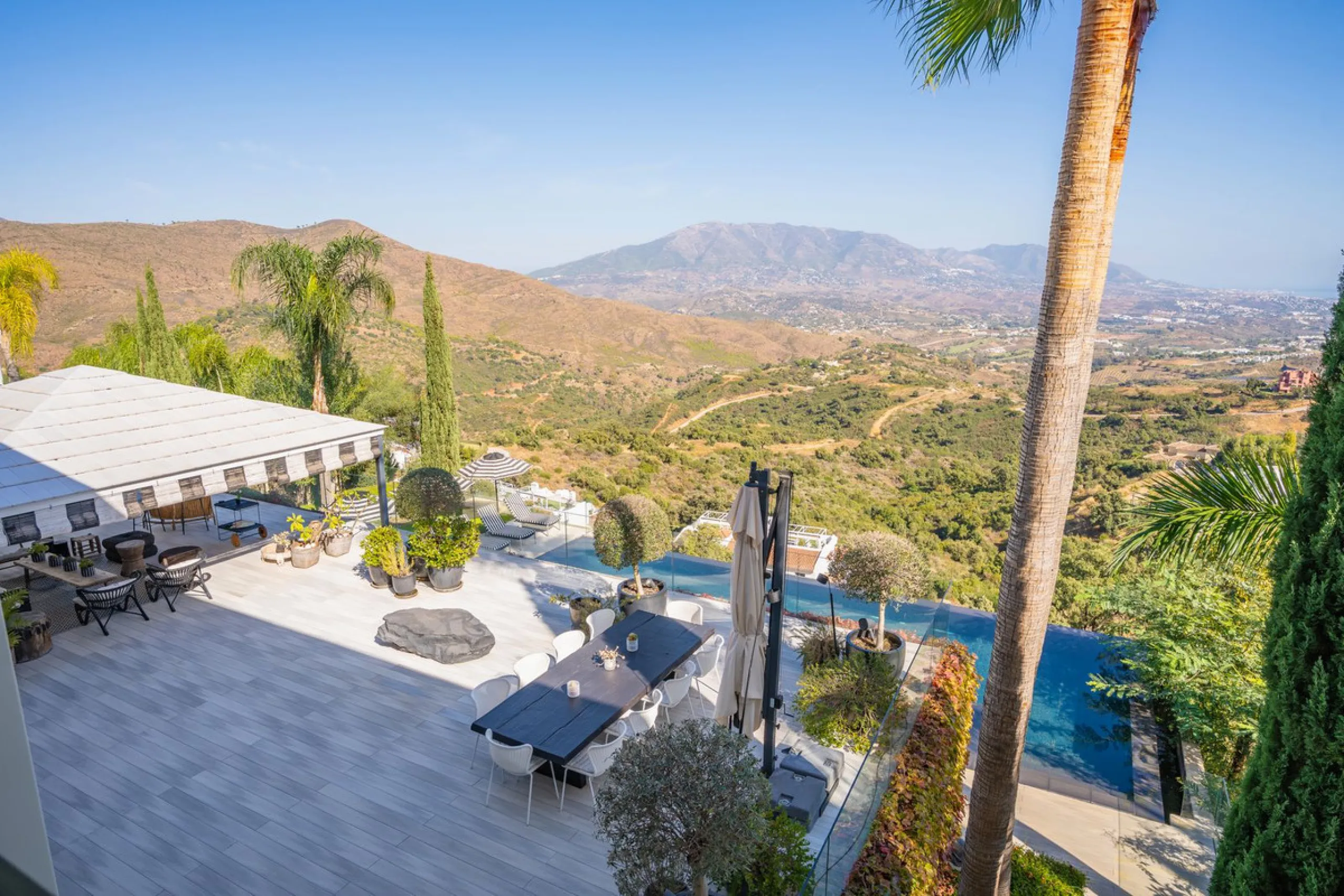 Unique villa set in breathtaking scenery.