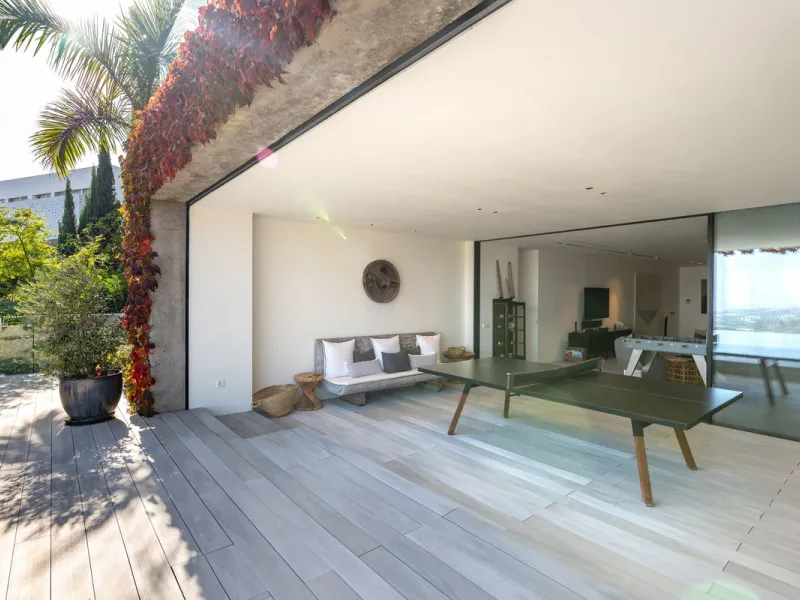 Unique villa set in breathtaking scenery.