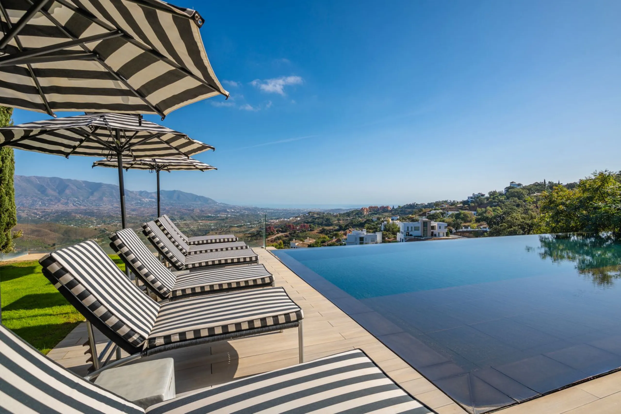 Unique villa set in breathtaking scenery.
