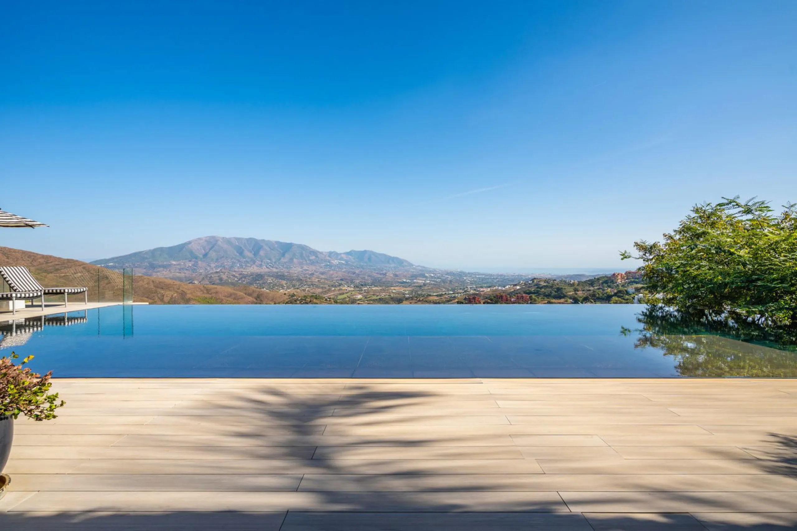 Unique villa set in breathtaking scenery.