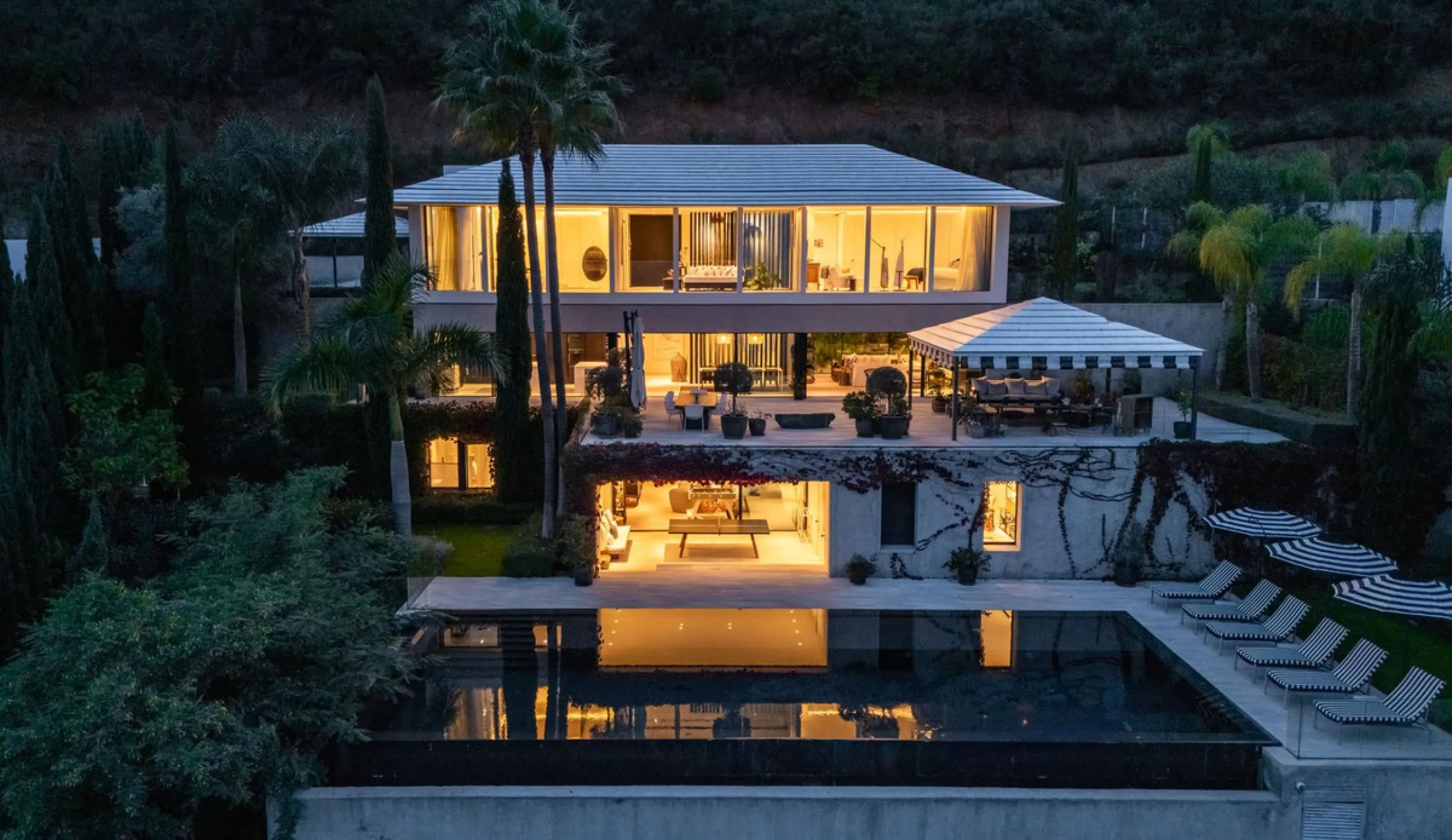 Unique villa set in breathtaking scenery.