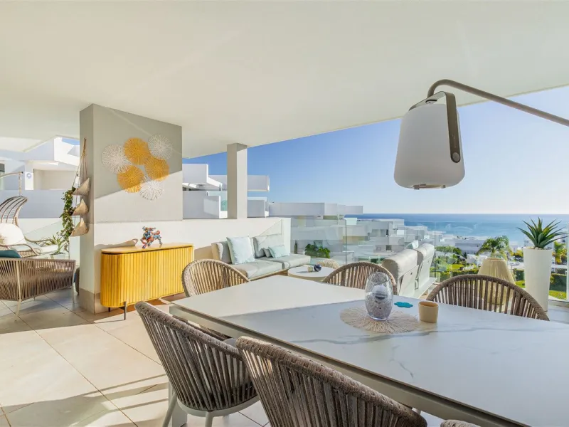 Apartment - Middle Floor Apartment в продаже в Manilva, Málaga. В доме 2 спален и 2 ванных комнат. Площадь дома 93 м²