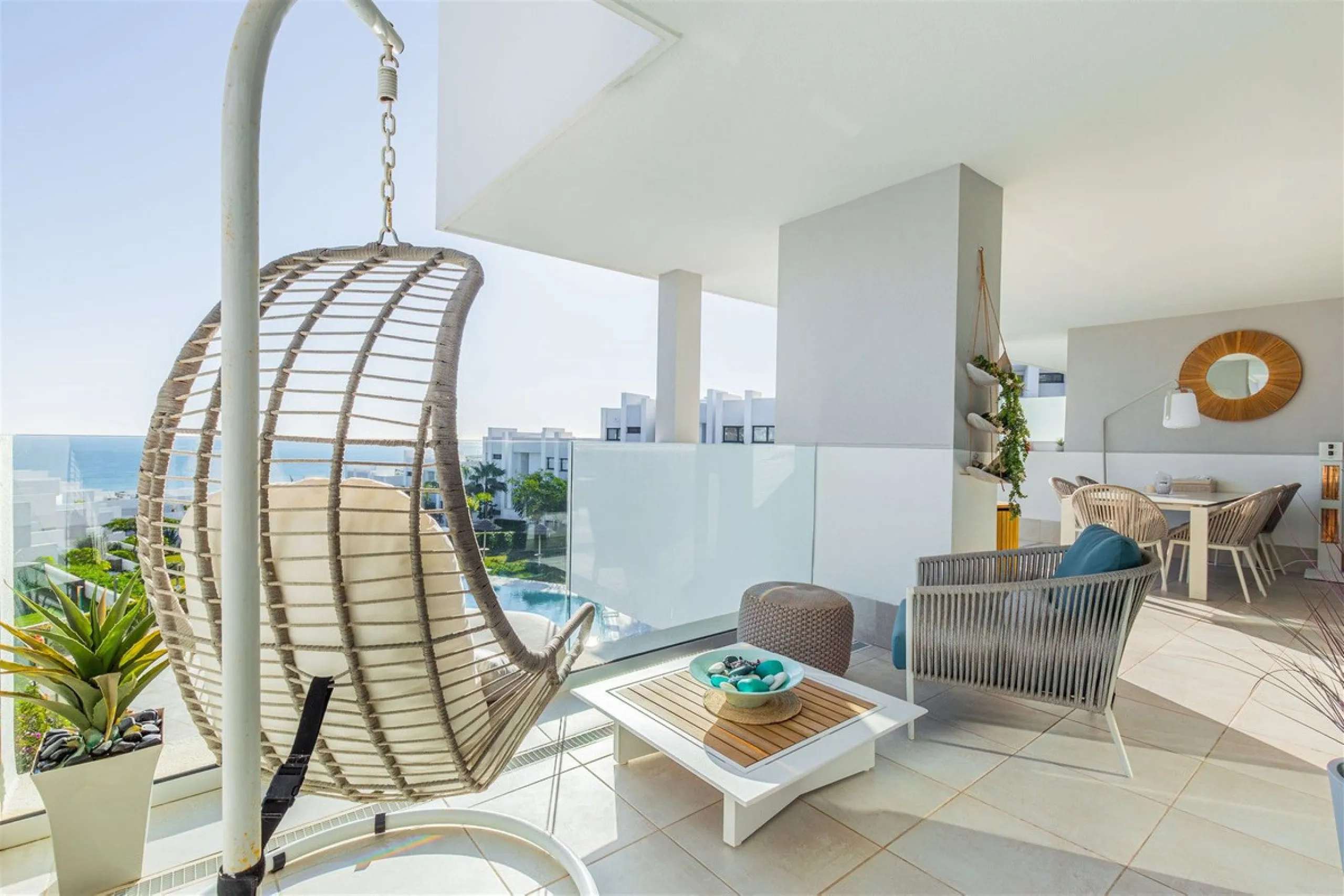 Stunning South Facing 2 Bedroom Apartment with Spacious Terrace and Panoramic Sea Views