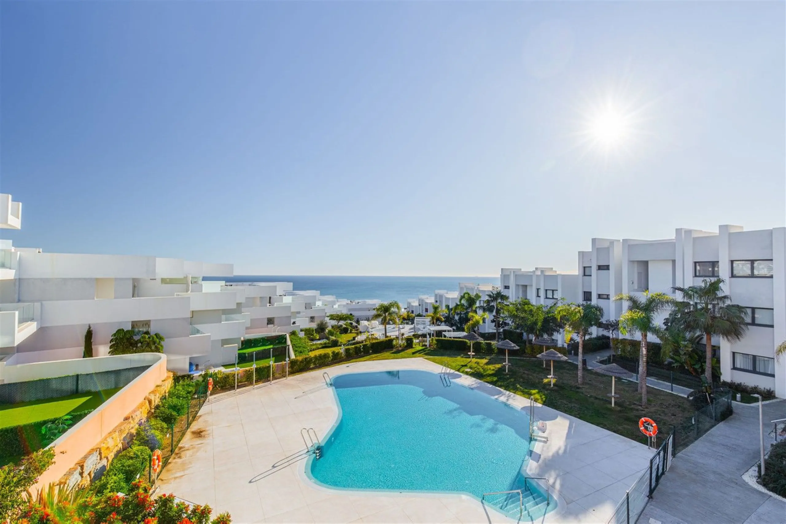 Stunning South Facing 2 Bedroom Apartment with Spacious Terrace and Panoramic Sea Views