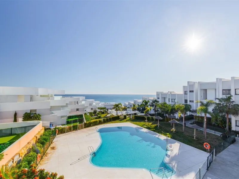 Stunning South Facing 2 Bedroom Apartment with Spacious Terrace and Panoramic Sea Views