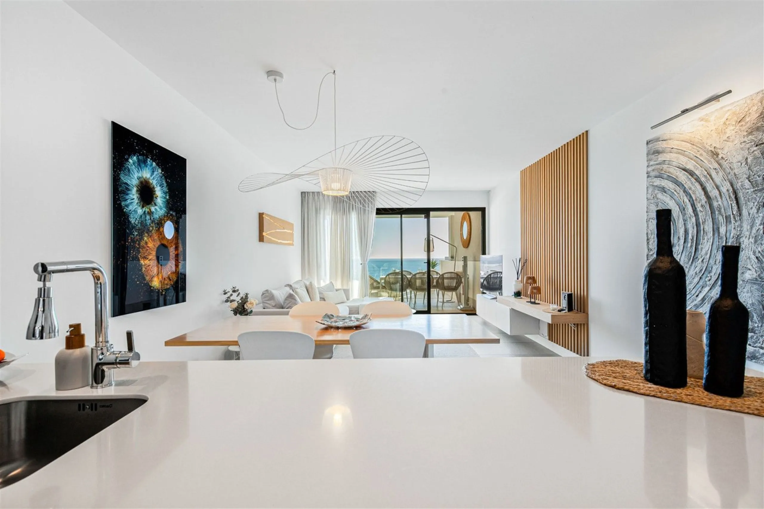 Stunning South Facing 2 Bedroom Apartment with Spacious Terrace and Panoramic Sea Views