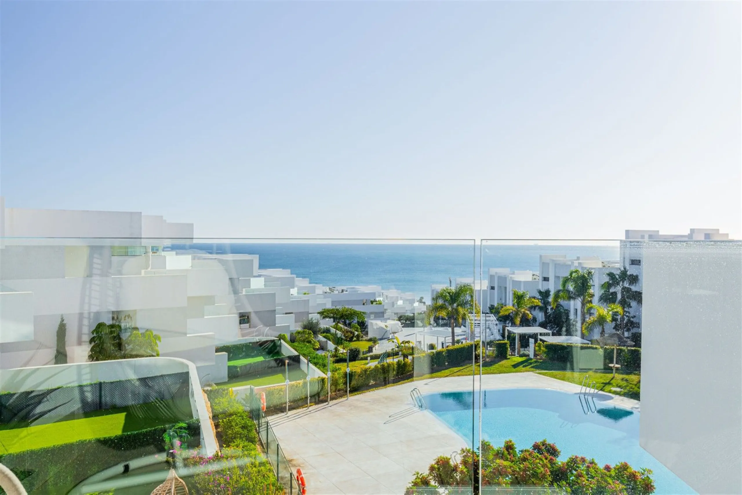 Stunning South Facing 2 Bedroom Apartment with Spacious Terrace and Panoramic Sea Views
