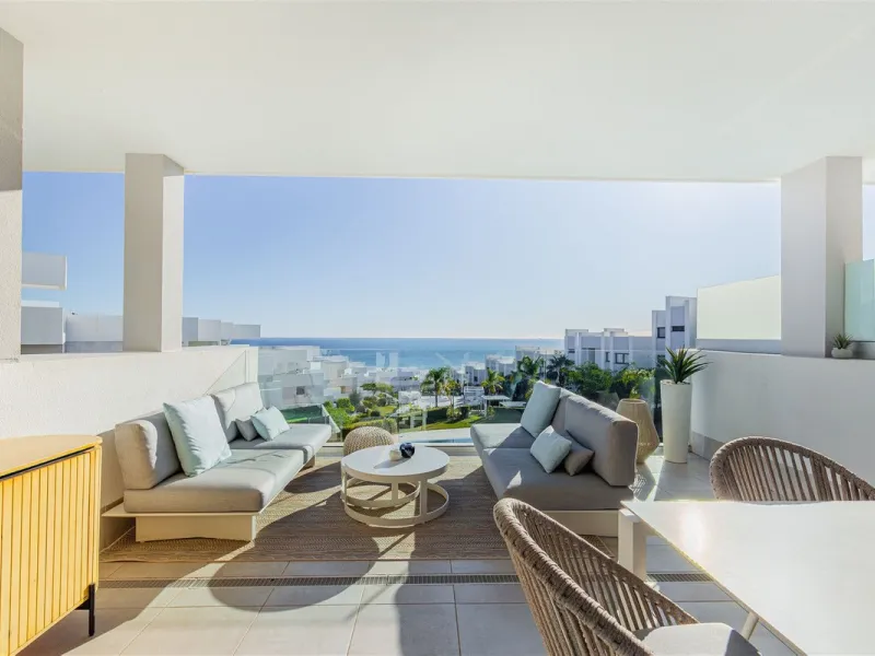 Stunning South Facing 2 Bedroom Apartment with Spacious Terrace and Panoramic Sea Views