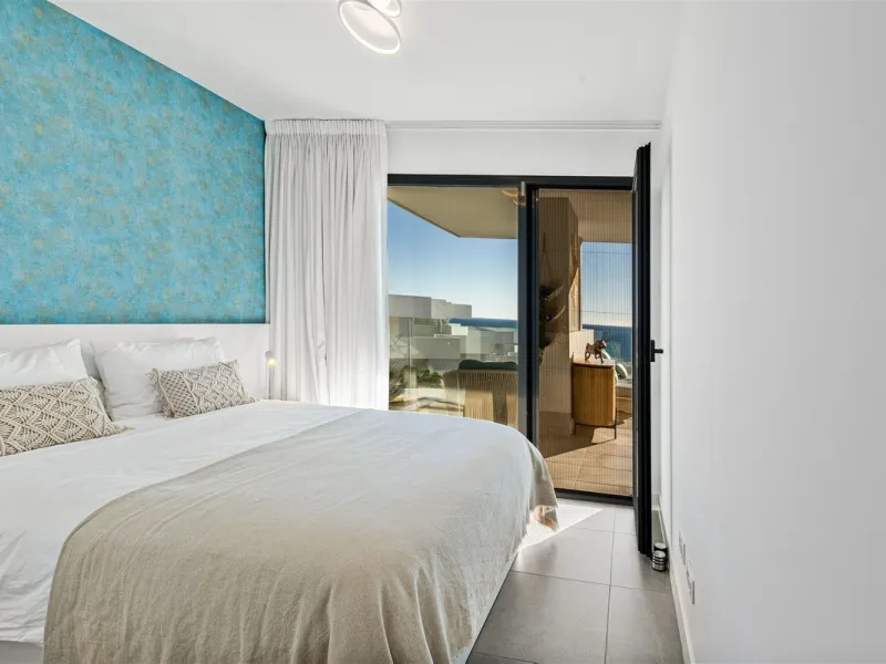 Stunning South Facing 2 Bedroom Apartment with Spacious Terrace and Panoramic Sea Views
