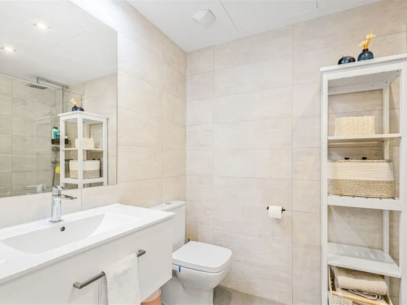 Stunning South Facing 2 Bedroom Apartment with Spacious Terrace and Panoramic Sea Views