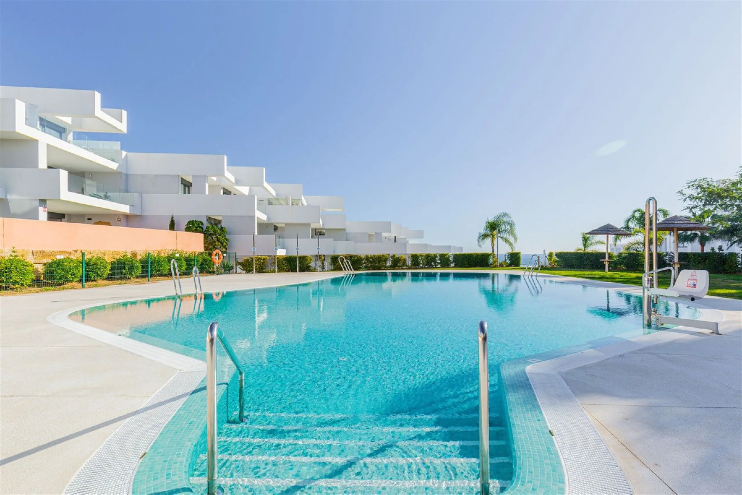 Stunning South Facing 2 Bedroom Apartment with Spacious Terrace and Panoramic Sea Views