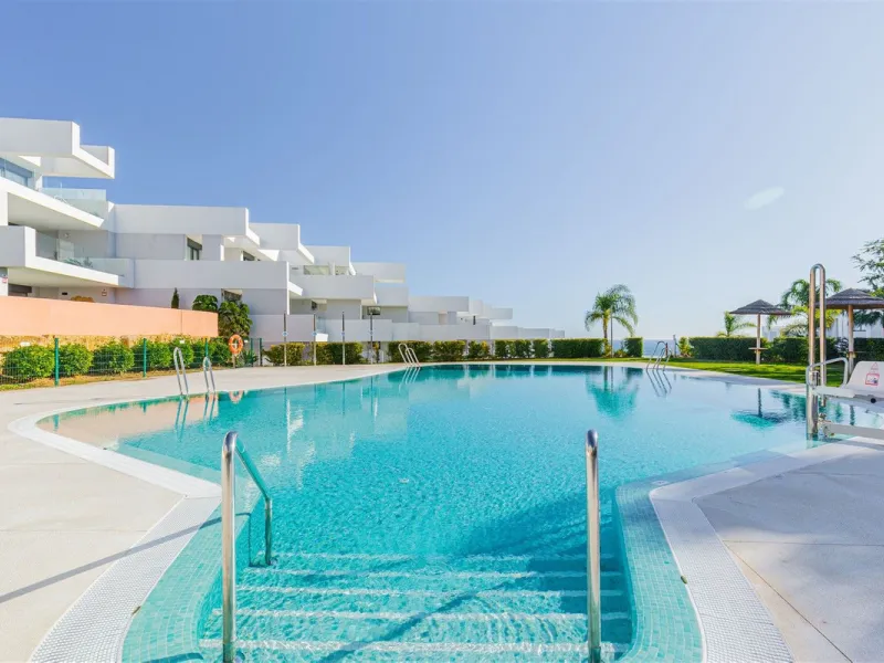Stunning South Facing 2 Bedroom Apartment with Spacious Terrace and Panoramic Sea Views