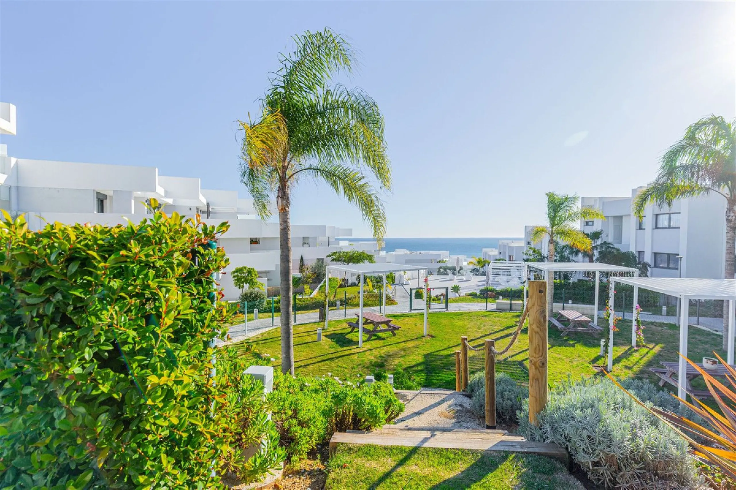 Stunning South Facing 2 Bedroom Apartment with Spacious Terrace and Panoramic Sea Views