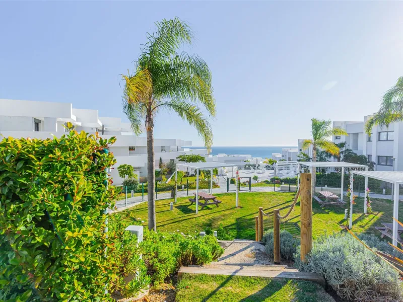 Stunning South Facing 2 Bedroom Apartment with Spacious Terrace and Panoramic Sea Views