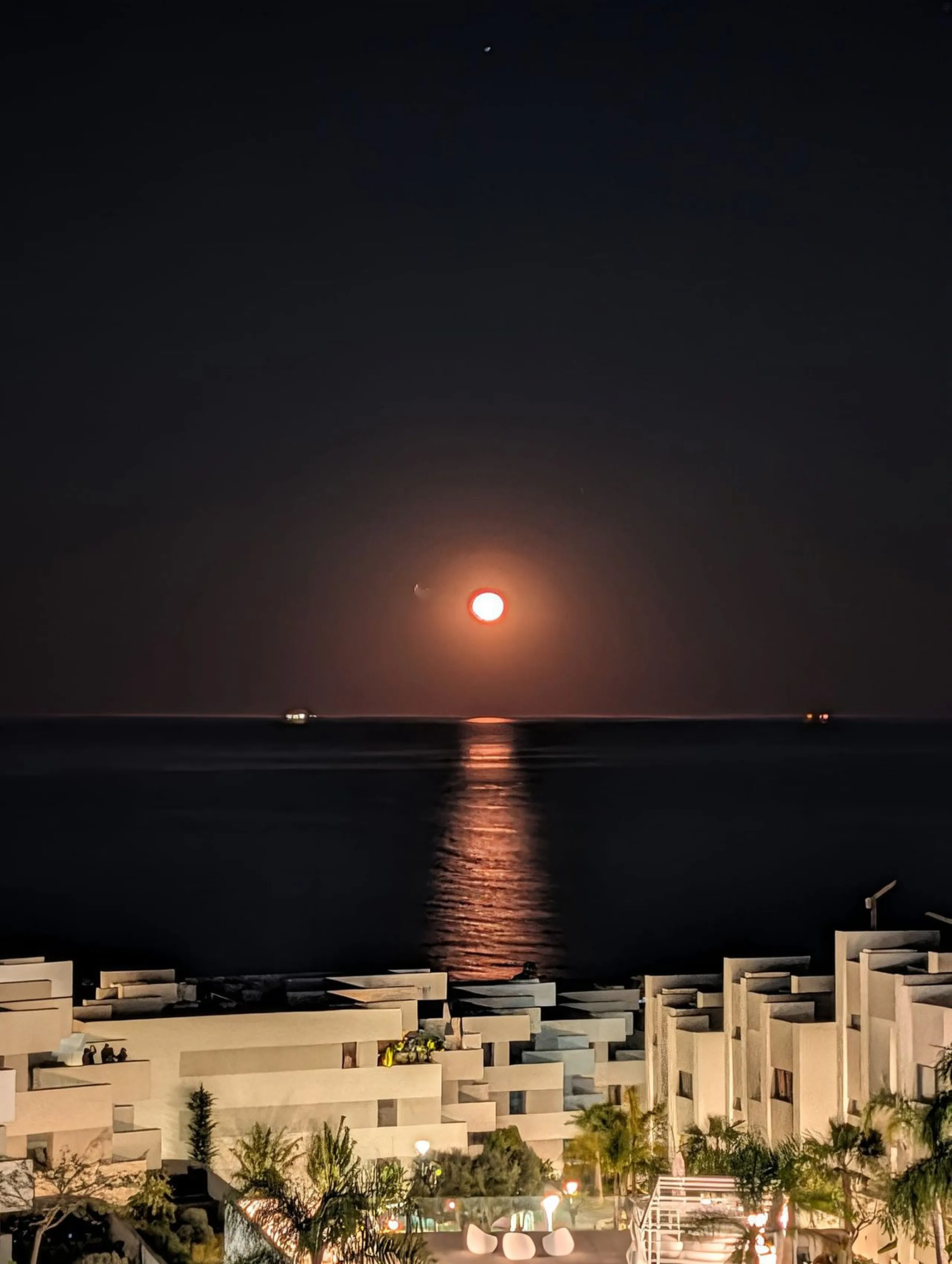 Stunning South Facing 2 Bedroom Apartment with Spacious Terrace and Panoramic Sea Views