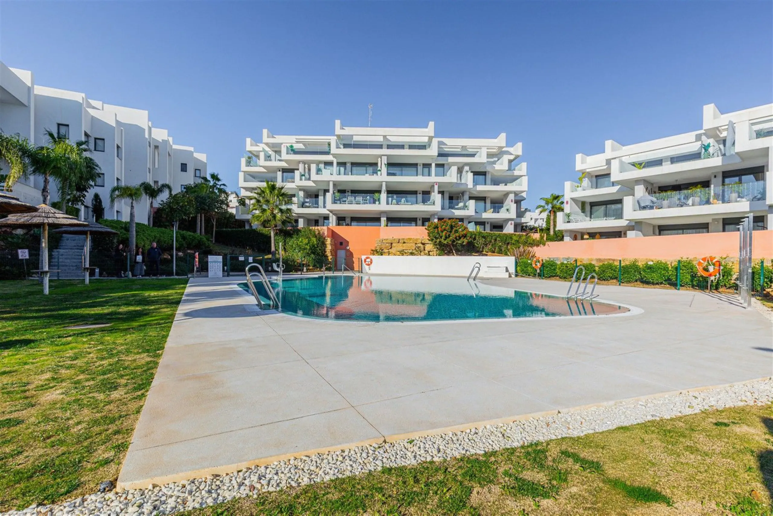 Stunning South Facing 2 Bedroom Apartment with Spacious Terrace and Panoramic Sea Views