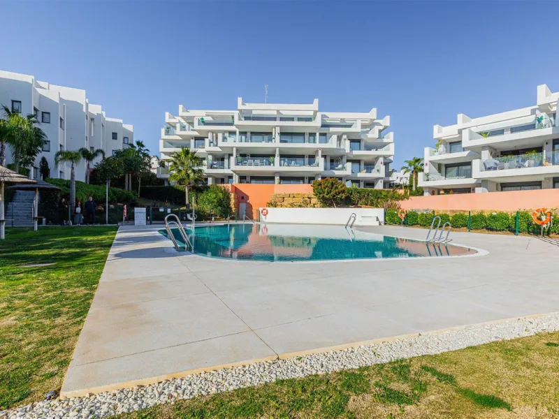 Stunning South Facing 2 Bedroom Apartment with Spacious Terrace and Panoramic Sea Views
