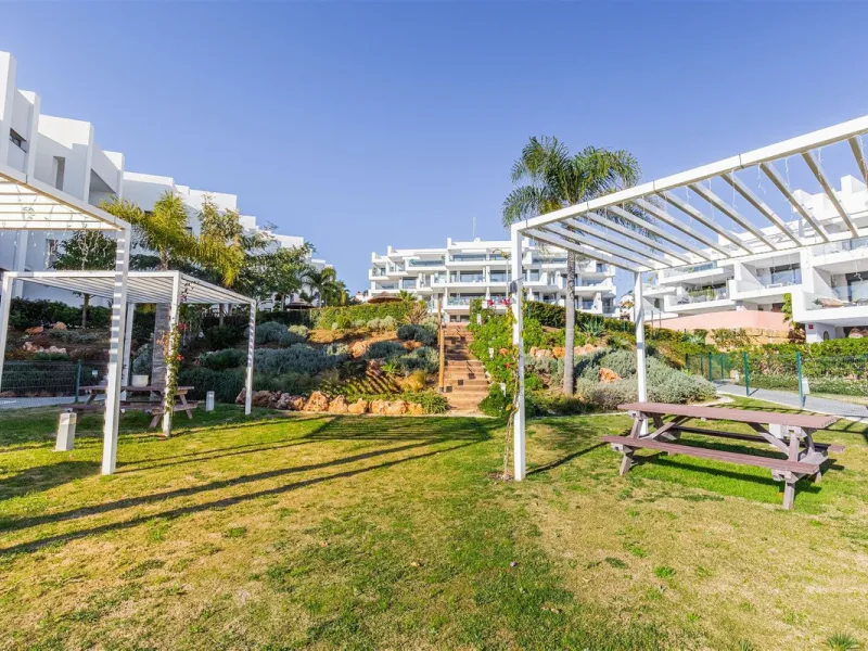 Stunning South Facing 2 Bedroom Apartment with Spacious Terrace and Panoramic Sea Views