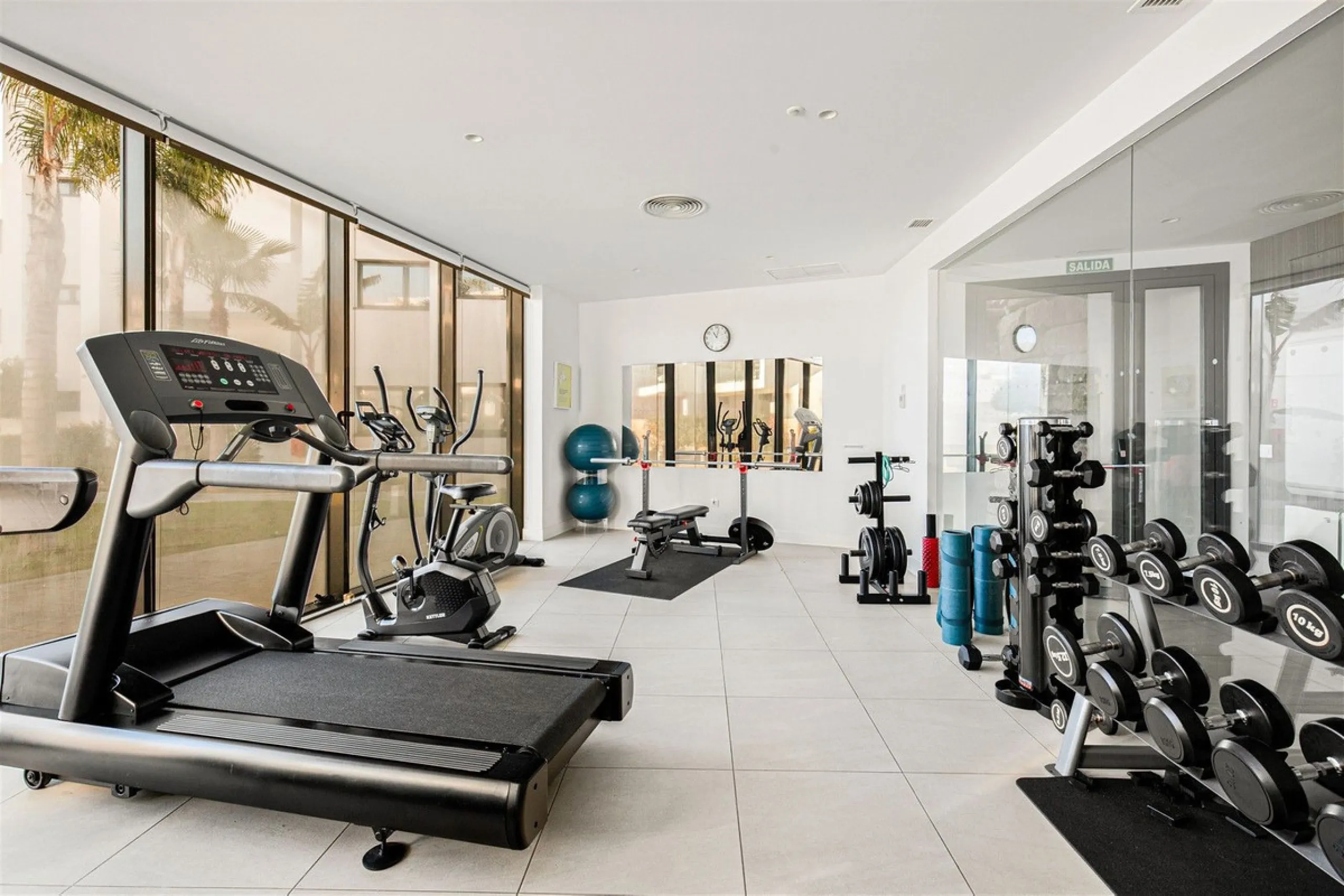 Stunning South Facing 2 Bedroom Apartment with Spacious Terrace and Panoramic Sea Views