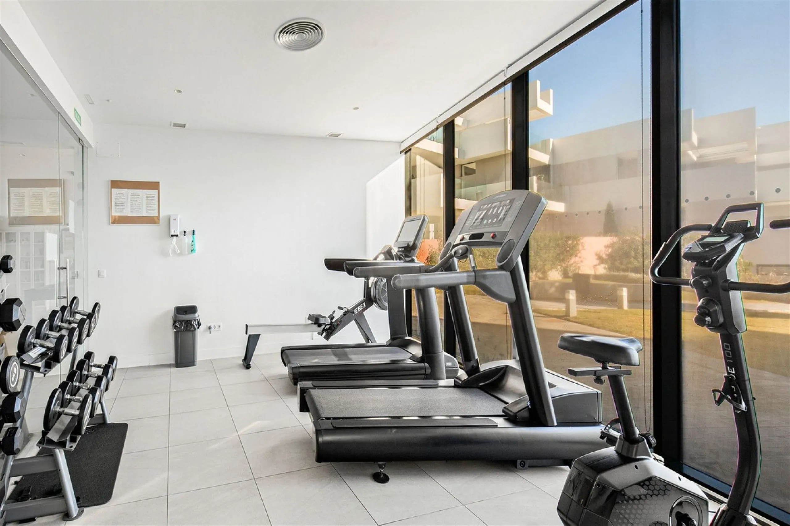 Stunning South Facing 2 Bedroom Apartment with Spacious Terrace and Panoramic Sea Views