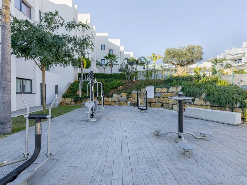 Stunning South Facing 2 Bedroom Apartment with Spacious Terrace and Panoramic Sea Views