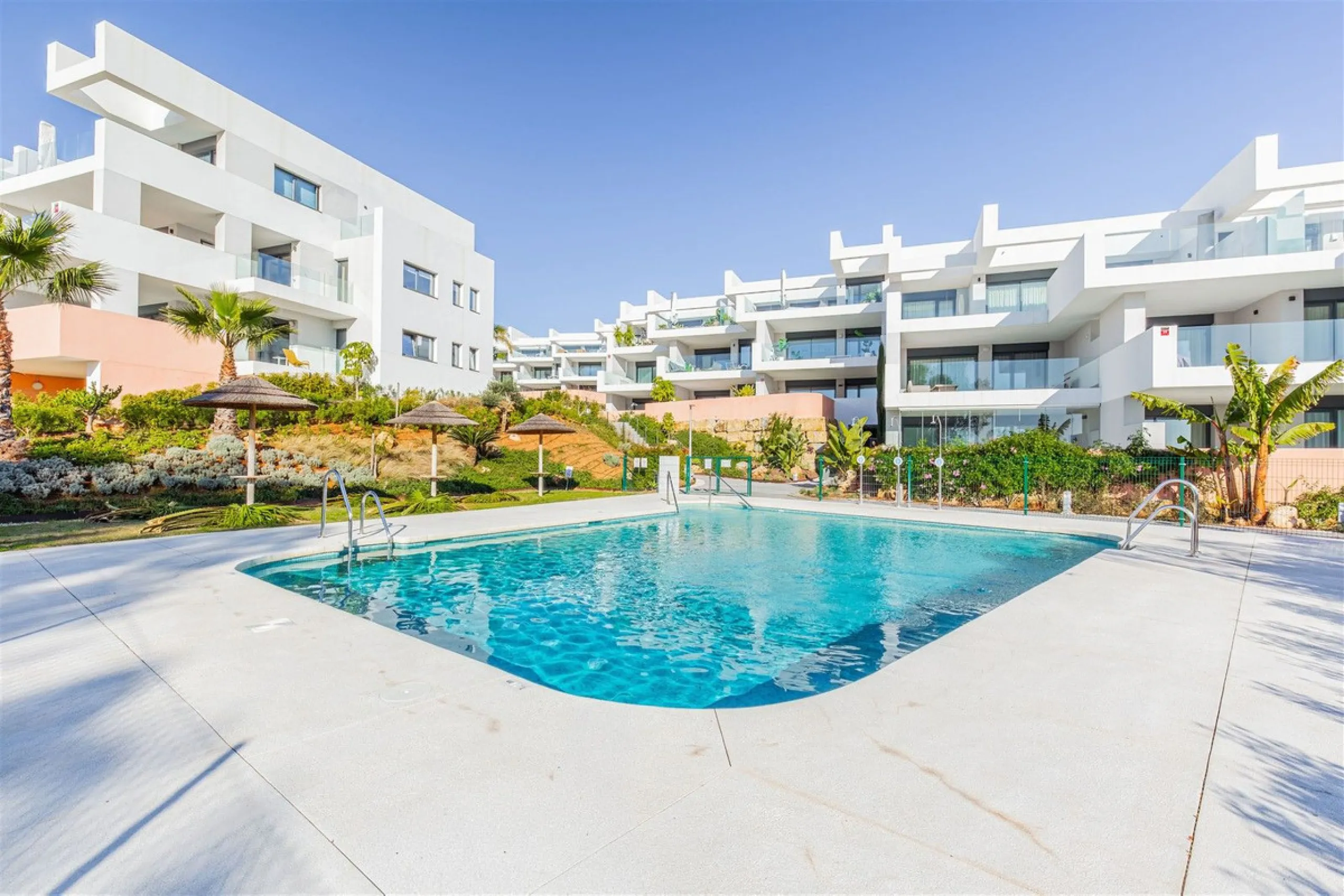 Stunning South Facing 2 Bedroom Apartment with Spacious Terrace and Panoramic Sea Views