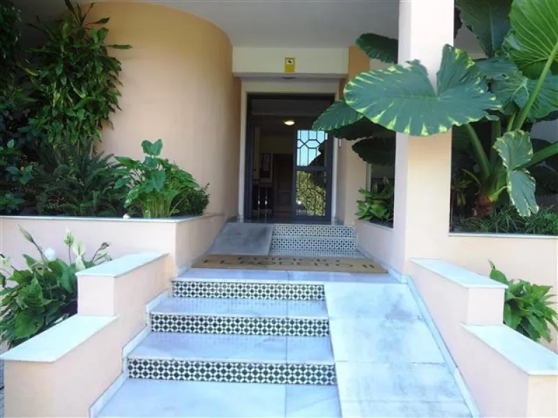 Apartment - Middle Floor, Nueva Andalucía, Costa del Sol.