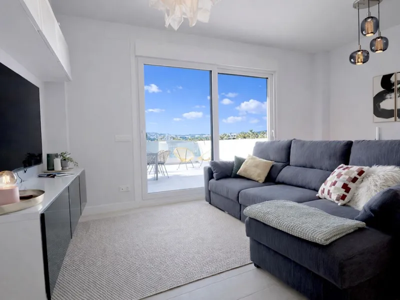 Step inside this beautiful, brand-new 2-bedroom, 2-bathroom apartment right in the heart of Estepona, where modern comfort meets effortless Mediterranean living.