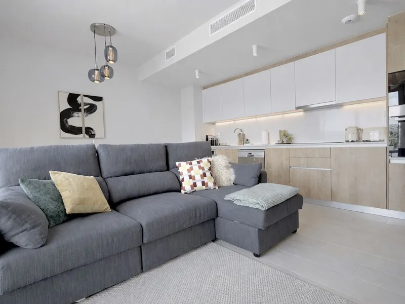 Step inside this beautiful, brand-new 2-bedroom, 2-bathroom apartment right in the heart of Estepona, where modern comfort meets effortless Mediterranean living.