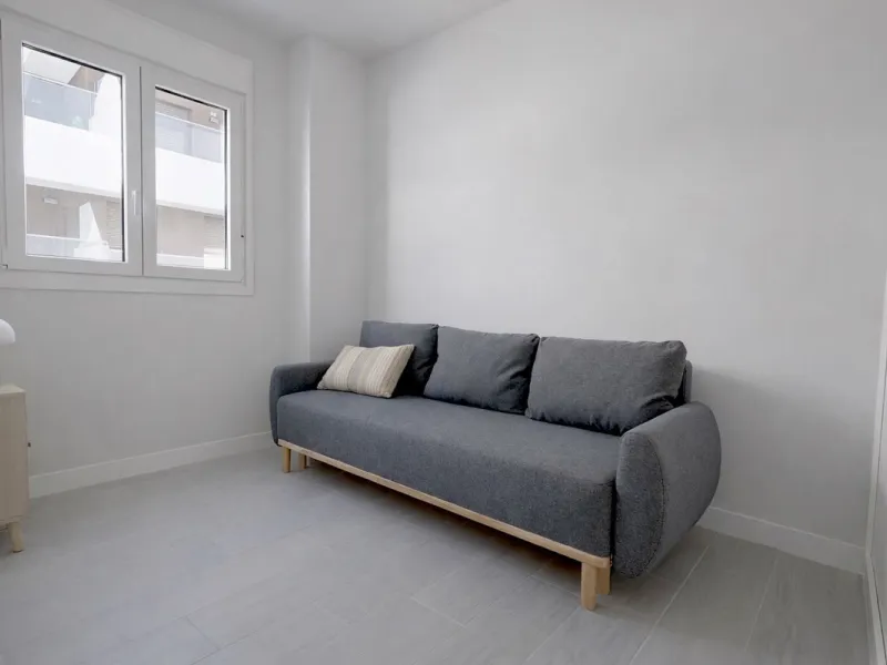 Step inside this beautiful, brand-new 2-bedroom, 2-bathroom apartment right in the heart of Estepona, where modern comfort meets effortless Mediterranean living.