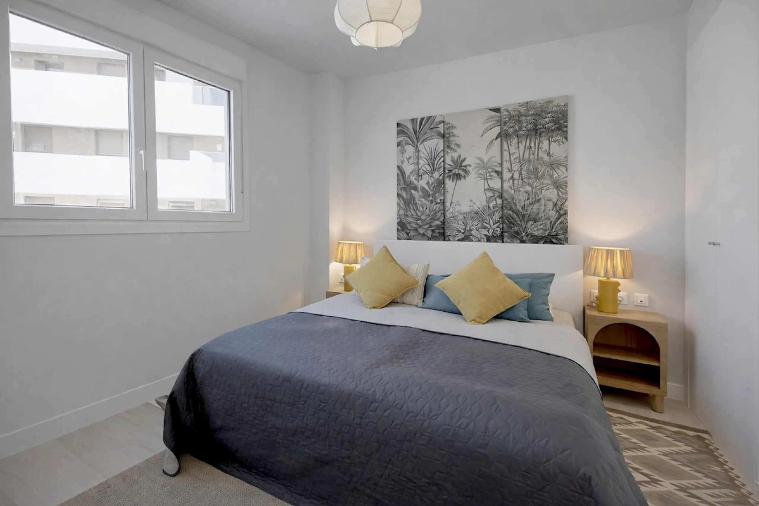 Step inside this beautiful, brand-new 2-bedroom, 2-bathroom apartment right in the heart of Estepona, where modern comfort meets effortless Mediterranean living.