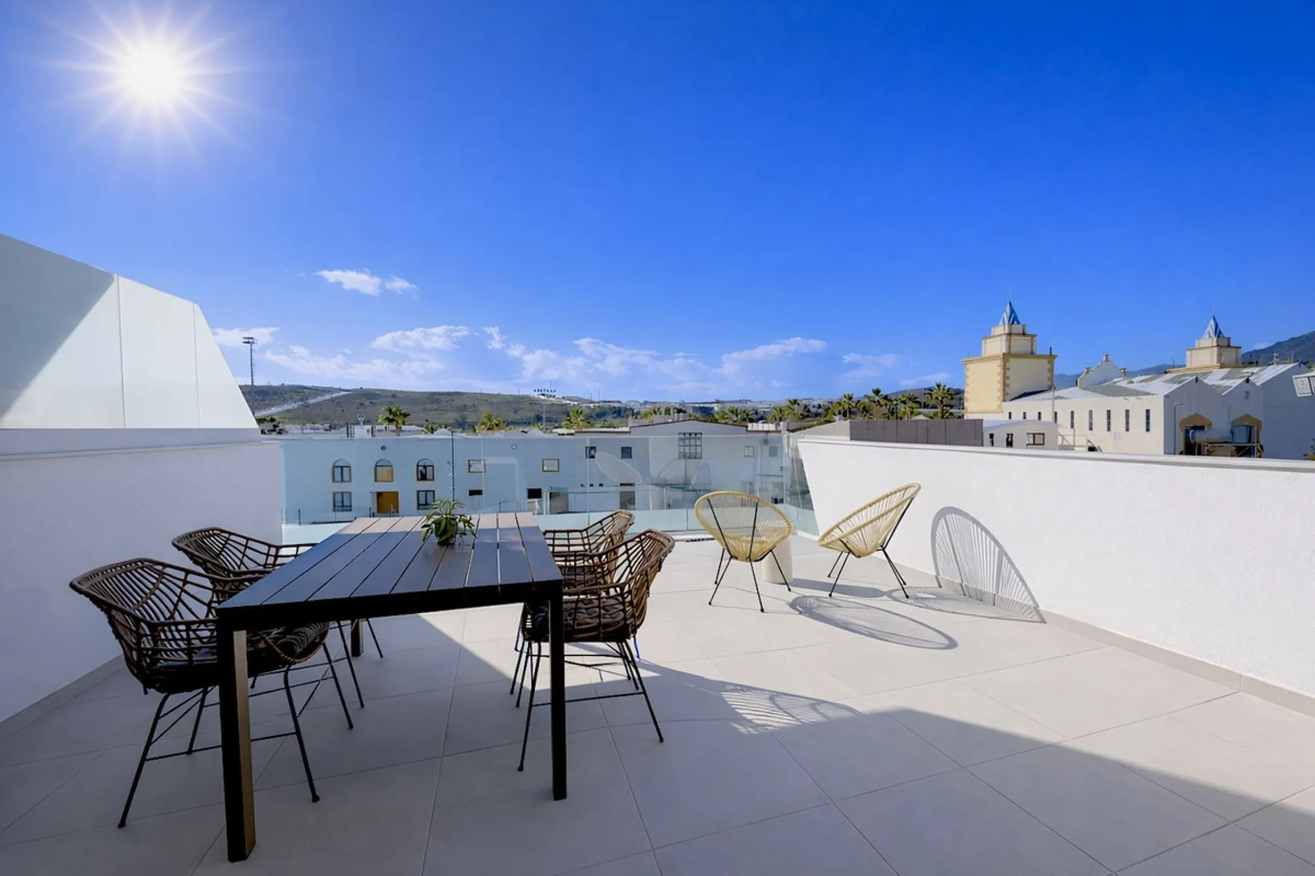 Step inside this beautiful, brand-new 2-bedroom, 2-bathroom apartment right in the heart of Estepona, where modern comfort meets effortless Mediterranean living.