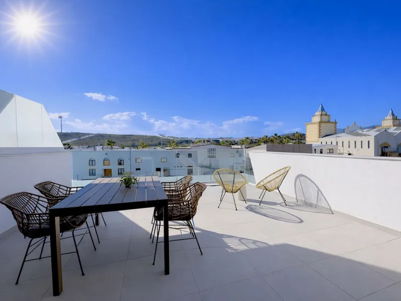 Step inside this beautiful, brand-new 2-bedroom, 2-bathroom apartment right in the heart of Estepona, where modern comfort meets effortless Mediterranean living.