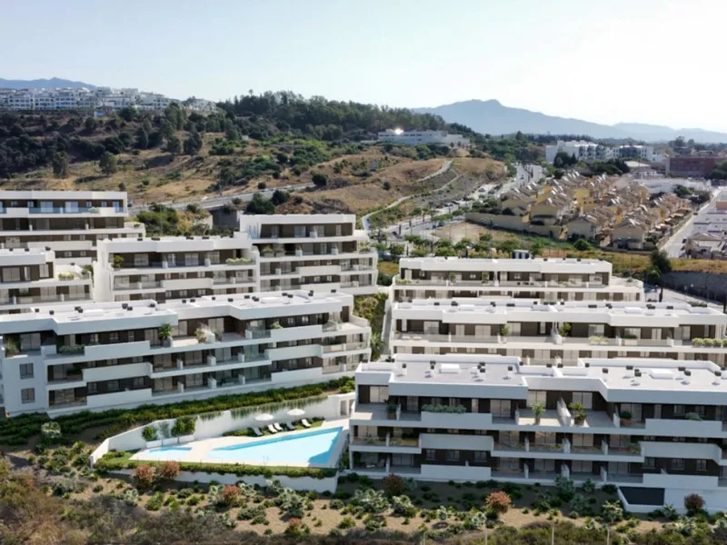 Step inside this beautiful, brand-new 2-bedroom, 2-bathroom apartment right in the heart of Estepona, where modern comfort meets effortless Mediterranean living.
