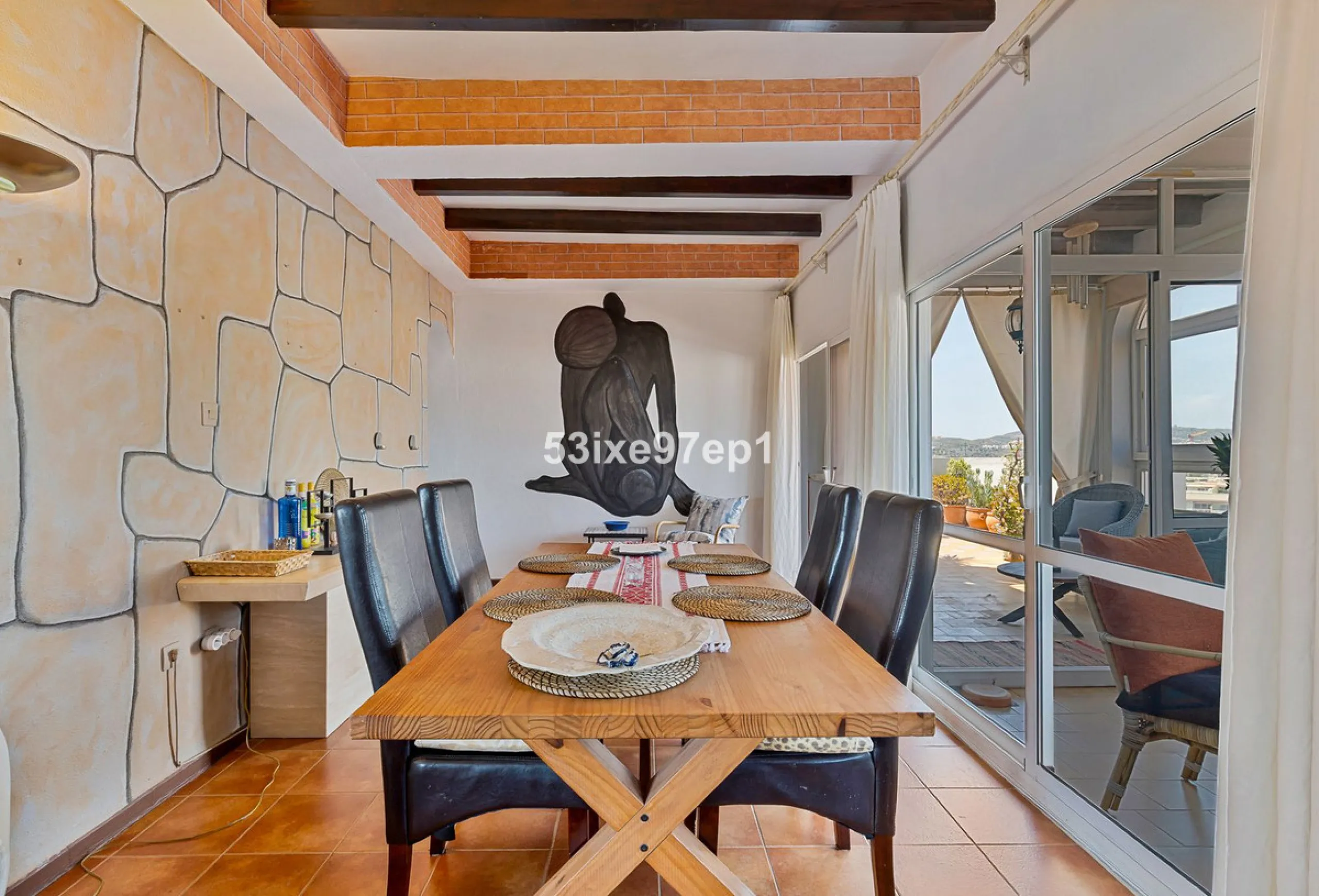 Welcome to this fantastic and bright flagship apartment with views high above all of Fuengirola!