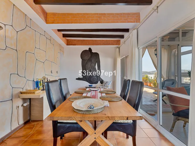 Welcome to this fantastic and bright flagship apartment with views high above all of Fuengirola!