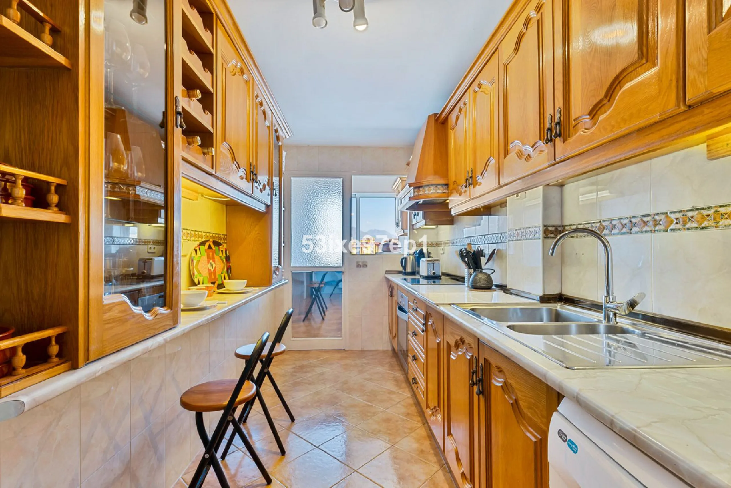 Welcome to this fantastic and bright flagship apartment with views high above all of Fuengirola!