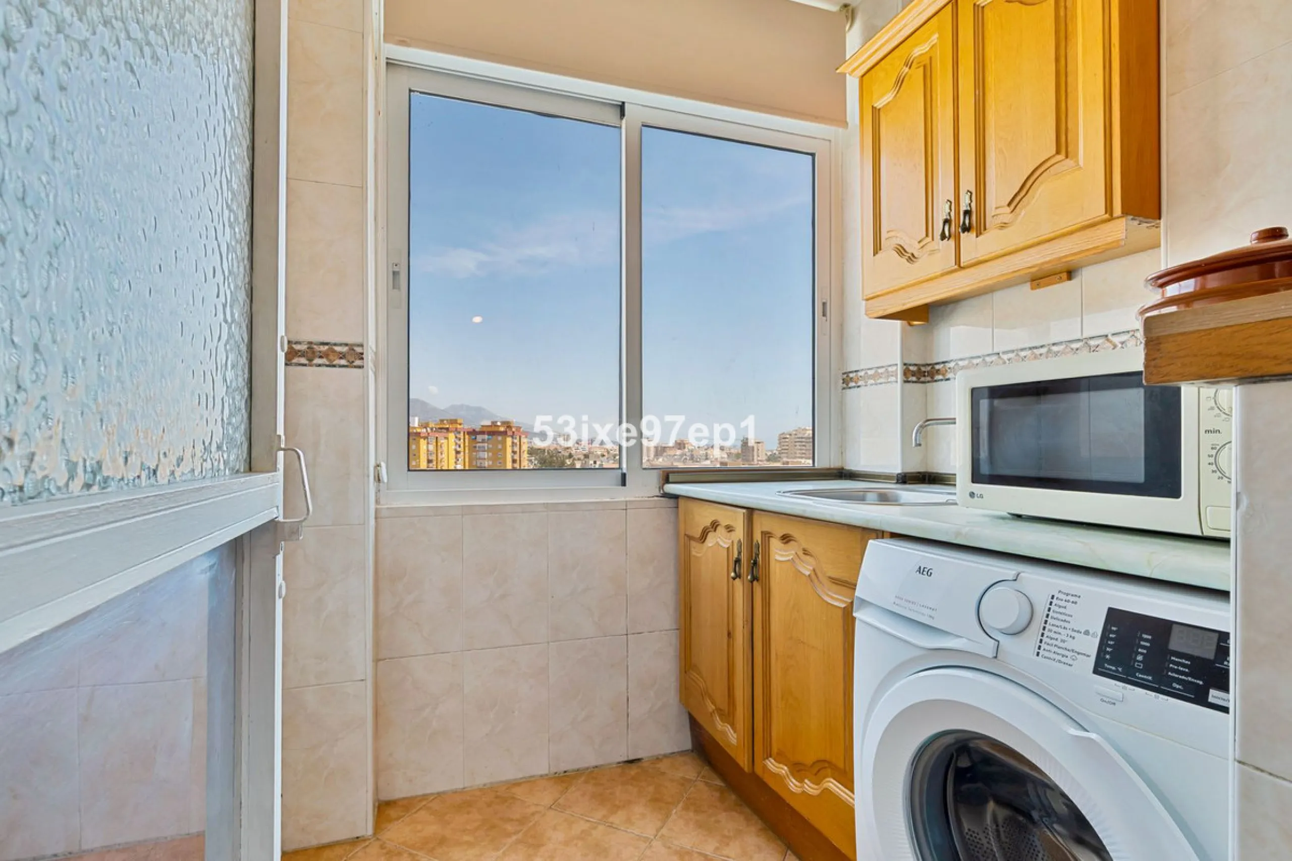 Welcome to this fantastic and bright flagship apartment with views high above all of Fuengirola!